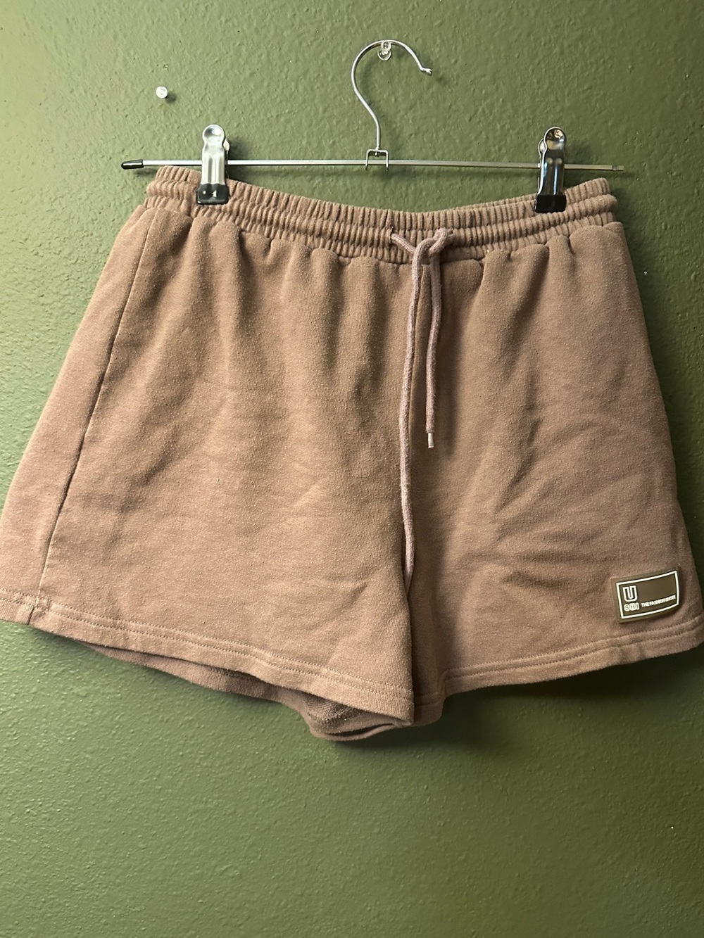 Everyday Drawstring Athletic Shorts in Taupe